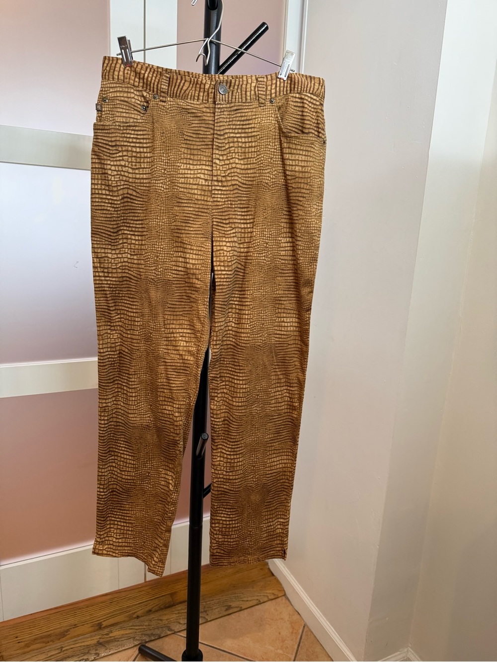 Lauren Ralph Lauren Kenya Java Textured Cropped Pants,  Snakeskin look, Size 12.